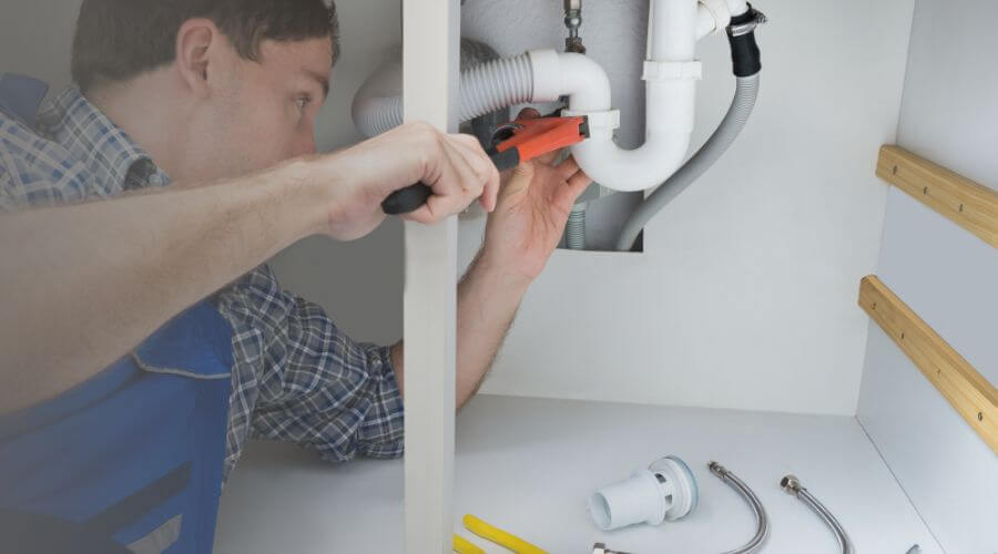 Local expert plumbing services in Long Bottom, OH
